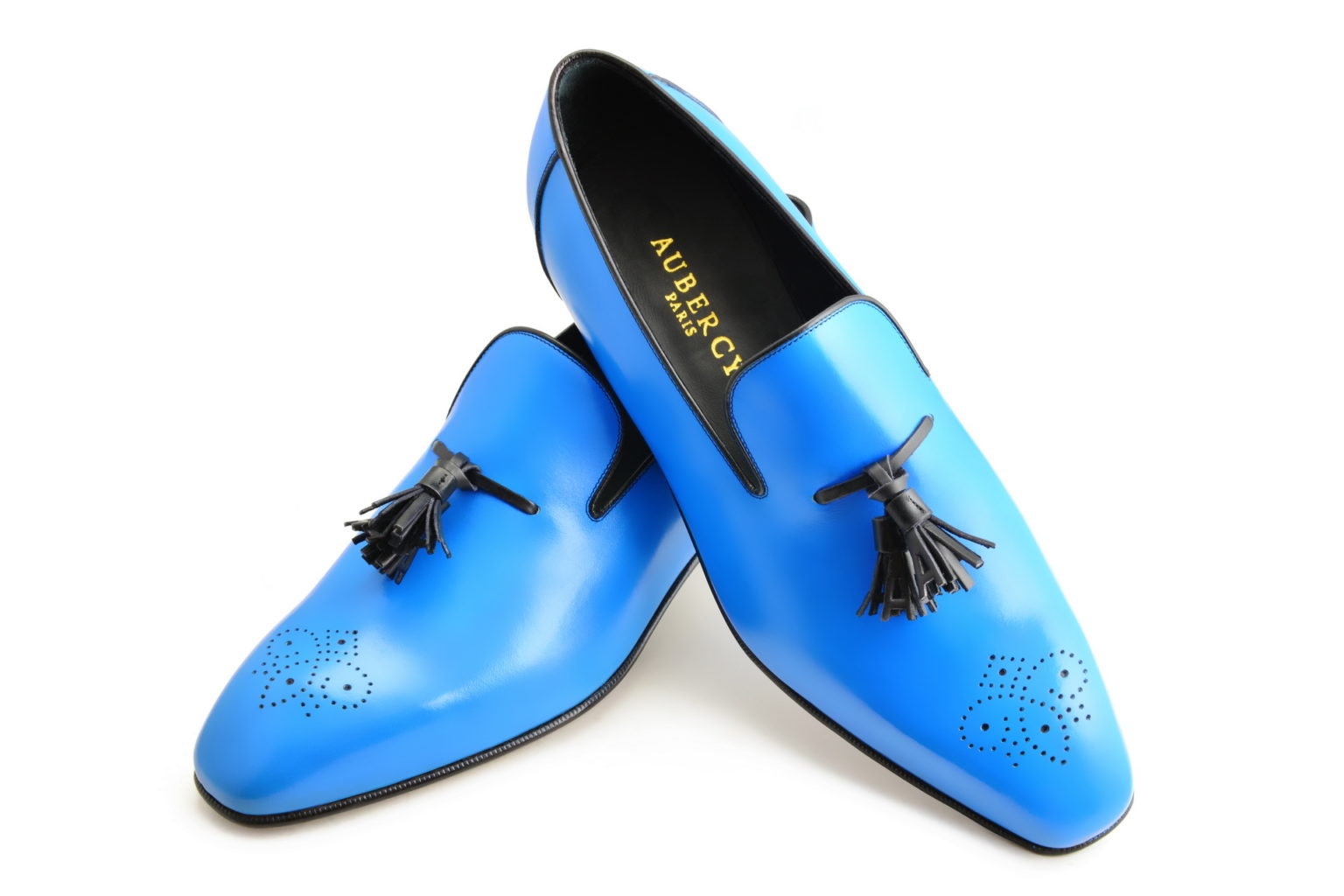 Le mocassin loafer Solal en cuir bleu de France et pompons noirs
