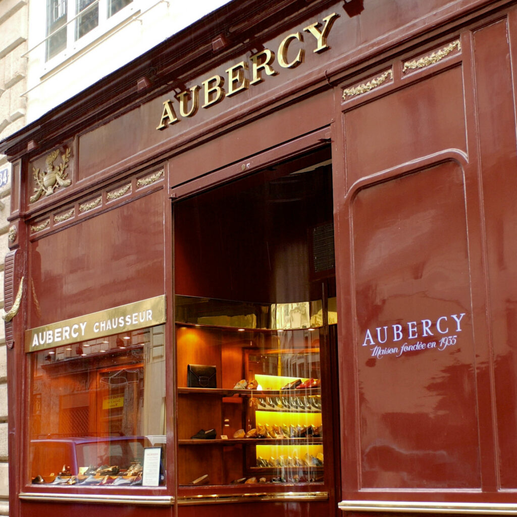 La devanture du magasin historique Aubercy au 34, Rue Vivienne, à Paris