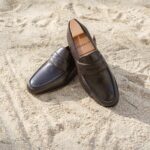 The tubular loafer Gianni in brown peccary