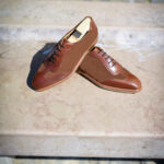 Le sneaker Aubercy en daim marron et cuir marron moyen