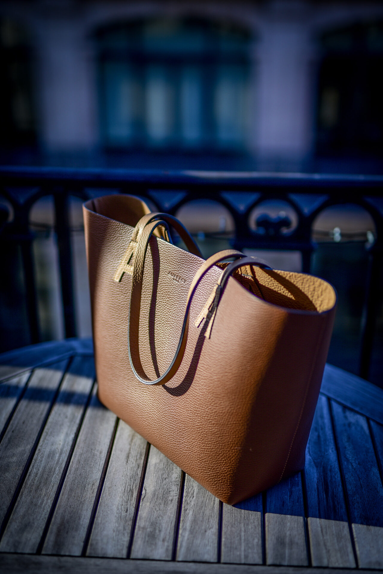 Dandy bag in dark brown taurillon